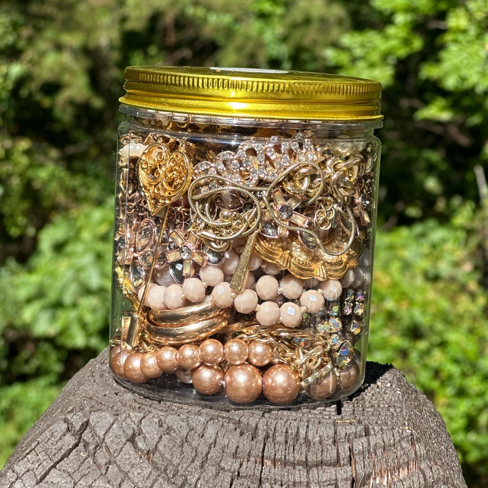 Light Pink and Gold Jewelry Jar